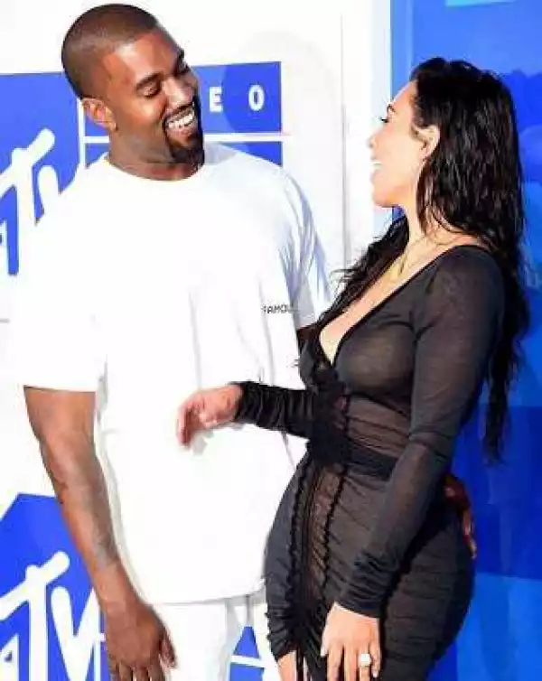 Photos: Kim Kardashian And Kanye Look Stunning At At The 2016 MTV VMAs Red Carpet